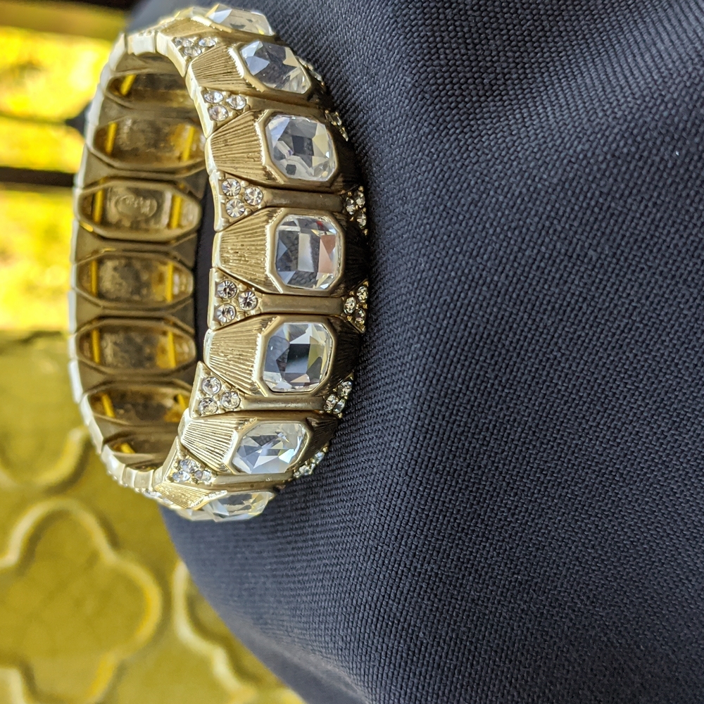 NWT Lia Sophia Kensington Gold & Crystal Stretch Bracelet